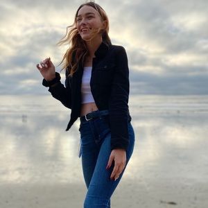 Meet your Posher, Bella